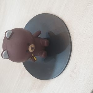 Little bear decorates baby's room